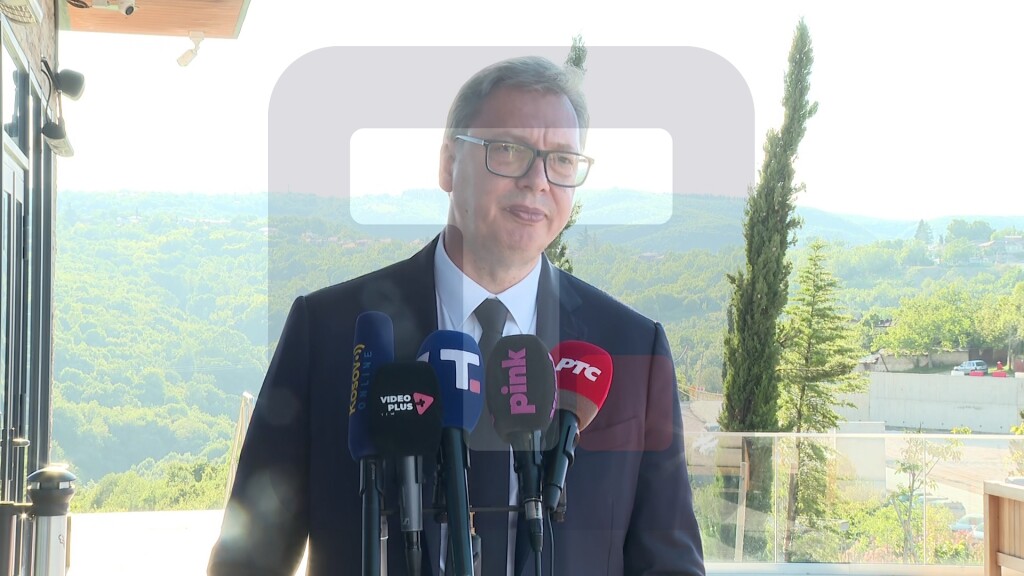 Vučić: KFOR sam zamolio da očuvaju mir i stabilnost na severu KiM kao i da nam sačuvaju narod i naše svetinje