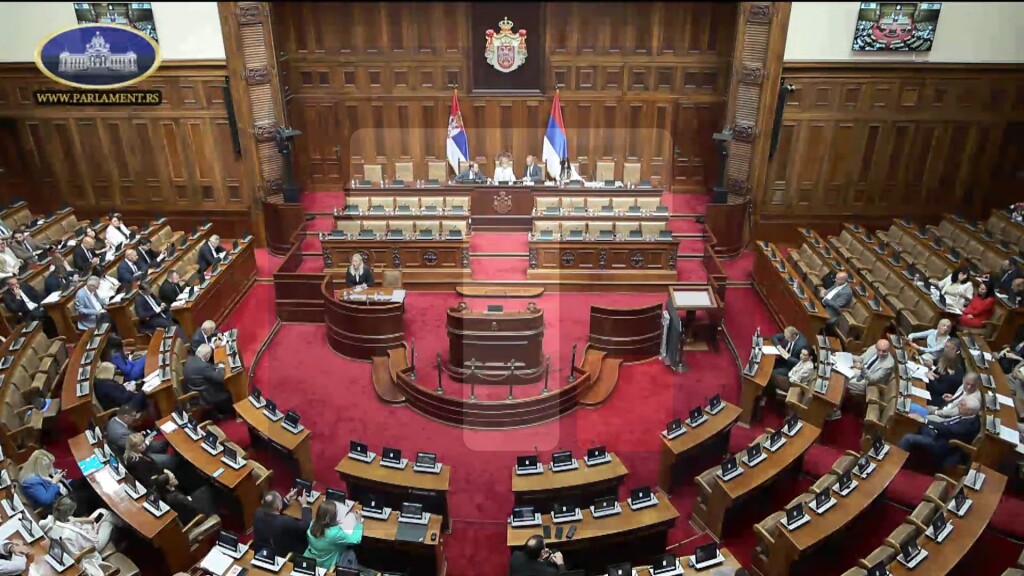 Poslanici Skupštine Srbije nastavili su danas vanredno zasedanje