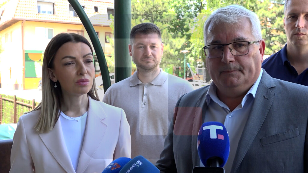 Božić: Voleli bismo da 28. avgusta trg predamo građanima na korišćenje i da to zajedno obeležimo