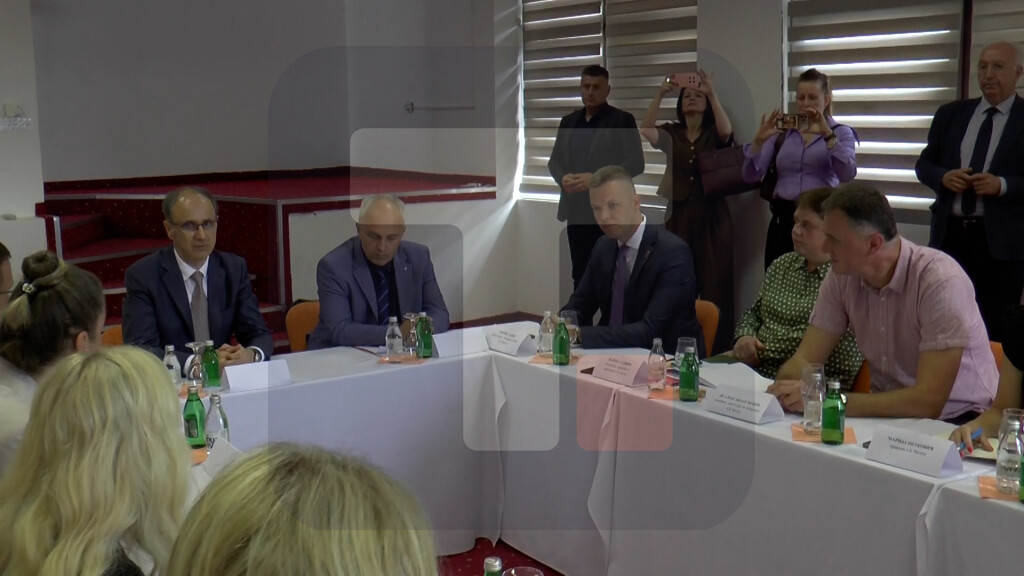 Macut posetio bolnicu "Čigota"