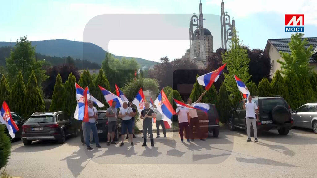 Grupa meštana Leposavića organizovano krenula u Beograd