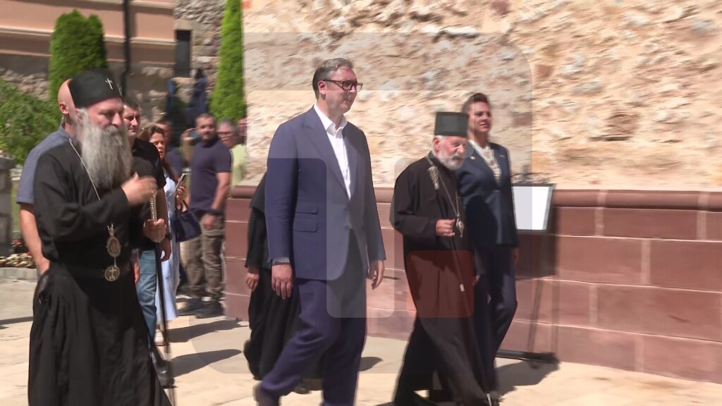 Predsednik Vučić u poseti manastiru Ravanica