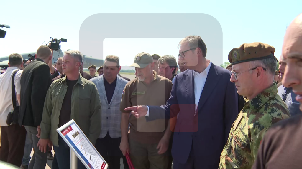 Vučić: Moramo da se naoružavamo svakodnevno, ne opremamo se za napad već za odbranu Srbije