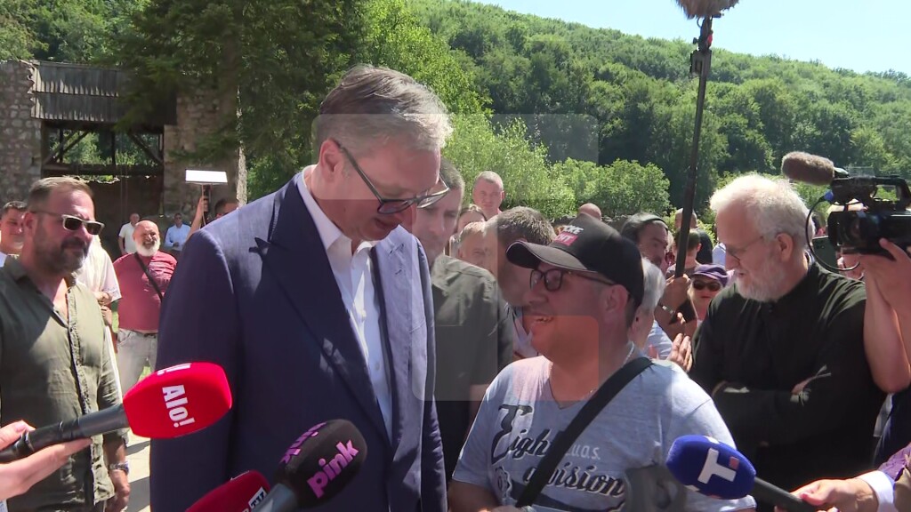 Vučić: Svakoga puta kada mogu da pomognem ja to i uradim, nikada ne obećavam u prazno