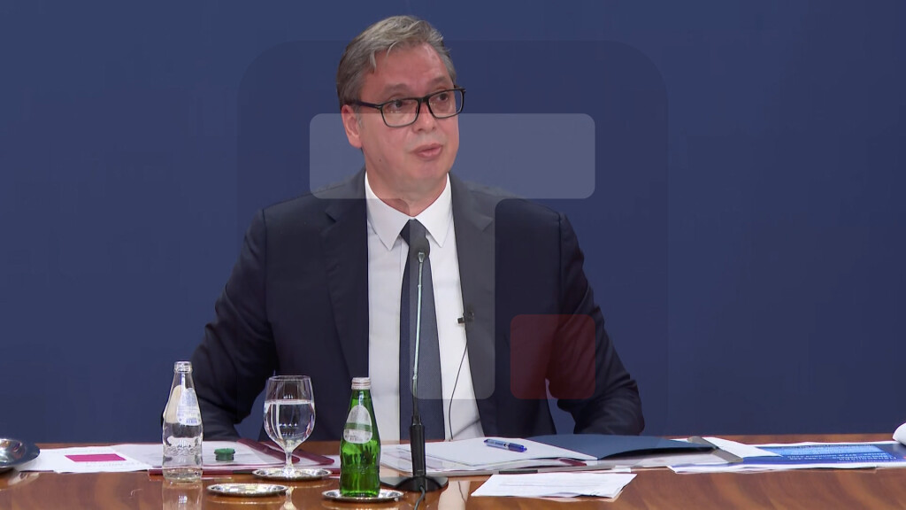 Vučić: Ostaćemo izrazito nisko zadužena zemlja