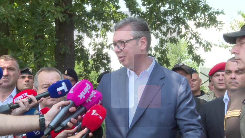 Vučić: Mediji ne treba da prenose informacije koje objavljuju na mrežama, informacija da je izboden mladić je izmišljena