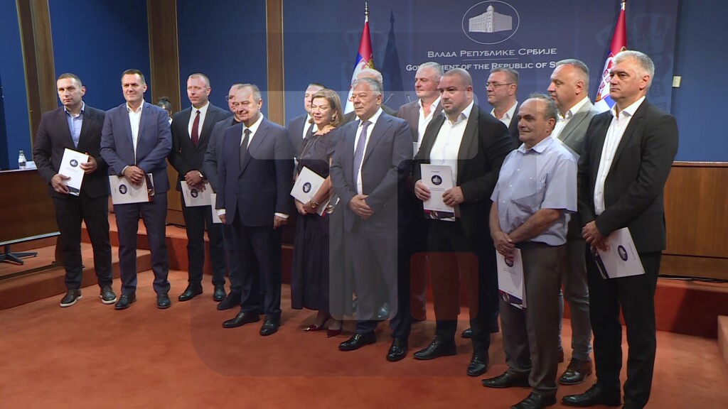 Uručeni ugovori za podršku izrazito nerazvijenim opštinama vredni 87 miliona dinara