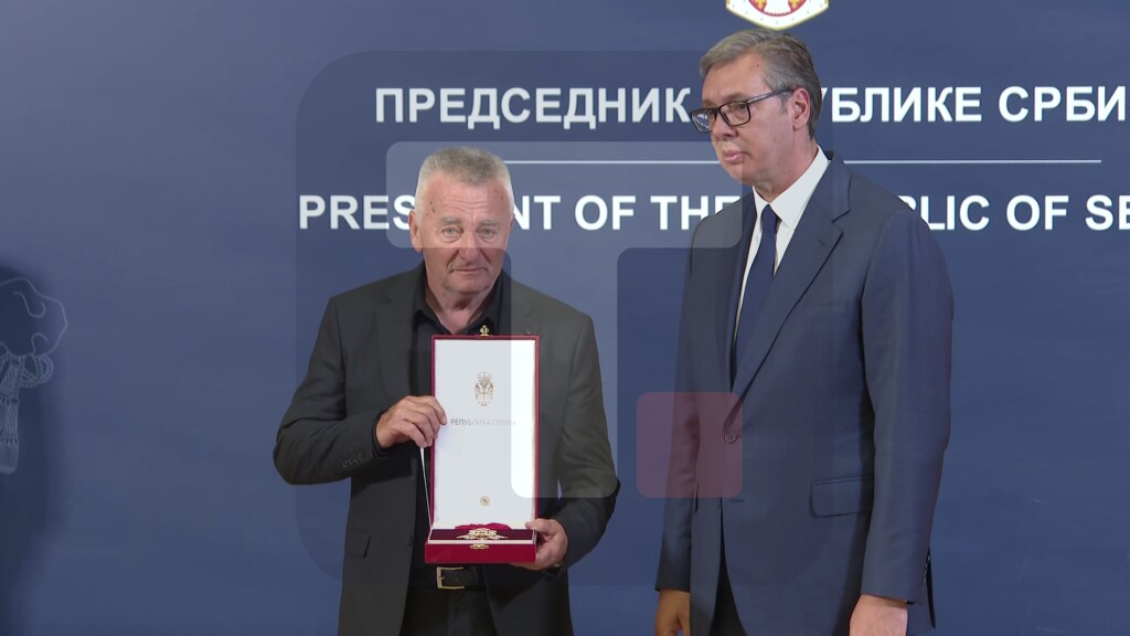 Vučić uručio odlikovanje ocu posthumno odlikovanog starijeg vodnika Jovanovića