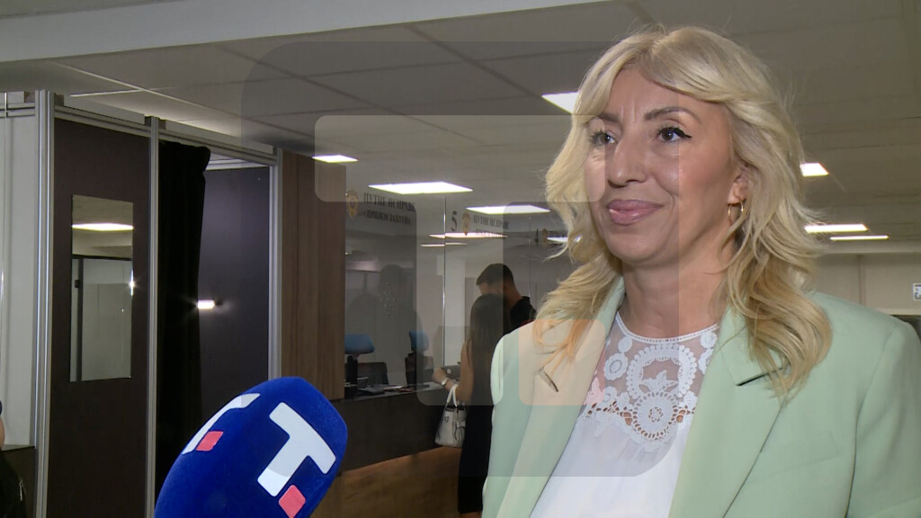 Panić: Građani mogu da koriste stare pasoše do isteka