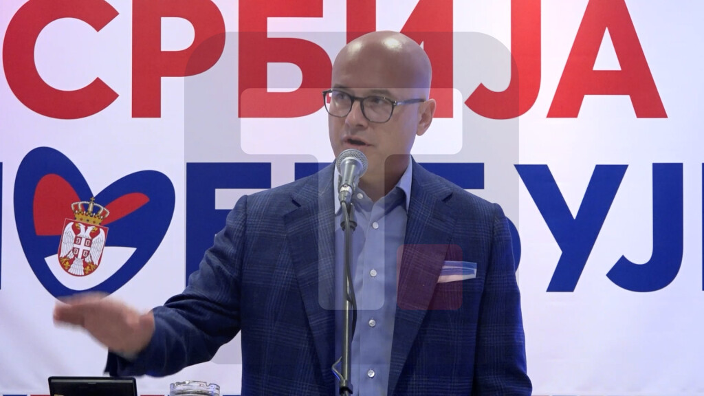 Vučević: "Ujedinjena Srbija" znači da su zastava, grb i himna iznad nas