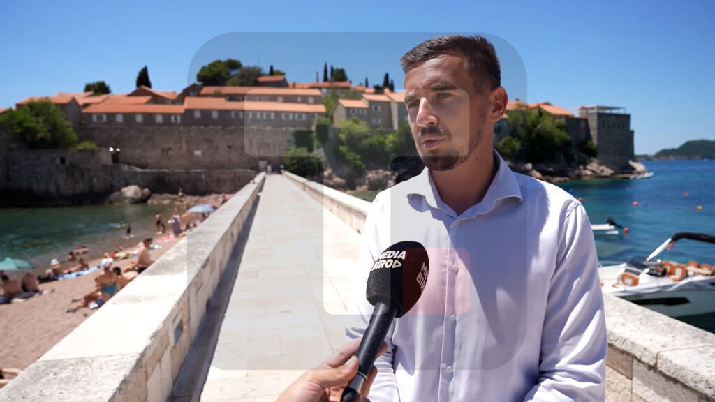 Matijašević: Broj posetilaca na mostu se reguliše na optimalan broj posetilaca