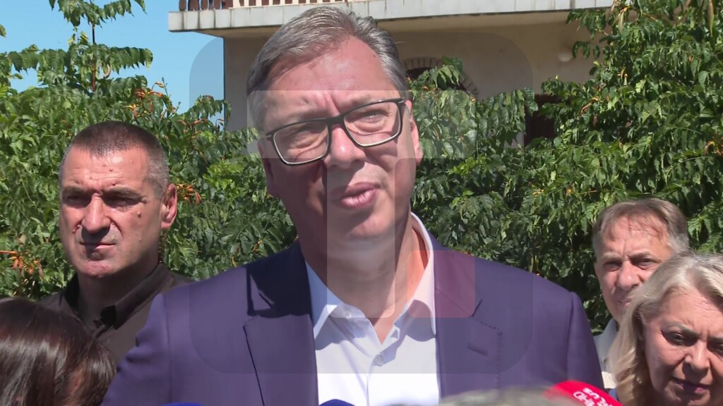 Vučić: Putevi su nam najvažniji za sela