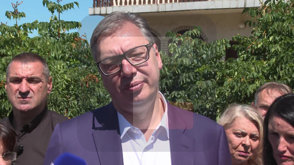 Vučić: Put olakšava svakodnevni život svih meštana