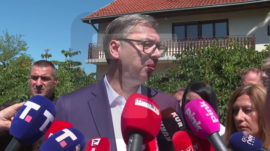Vučić: Napadi na Porfirija daće mu još veću snagu