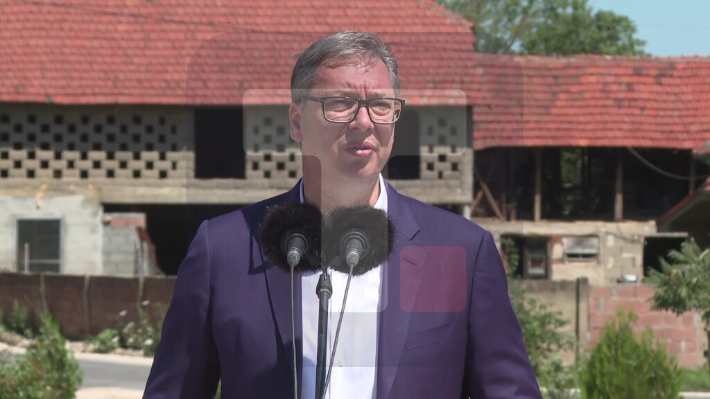 Vučić: Putevi su najvažniji za sela i za ljude