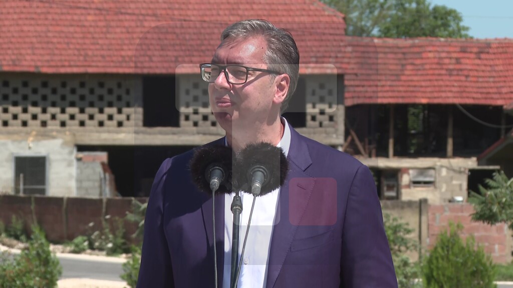 Vučić: Država će nastaviti da ulaže u izgradnju puteva u selima