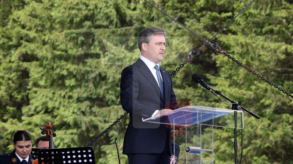 Selaković: Srpski narod je kroz istoriju naučio da su najvažnije bitke one koje se pobeđuju istrajnošću