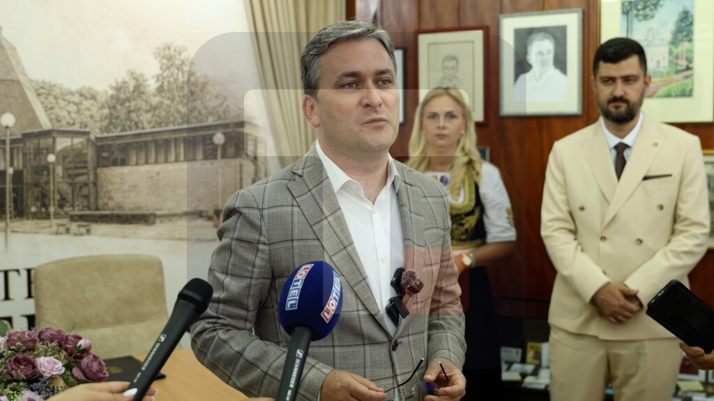 Selaković: Opštini Krupanj deset miliona dinara za parterno uređenje okoline Narodne biblioteke "Politika"