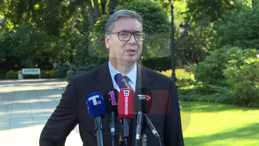 Vučić: Moramo da gledamo kako sami da sačuvamo svoju zemlju
