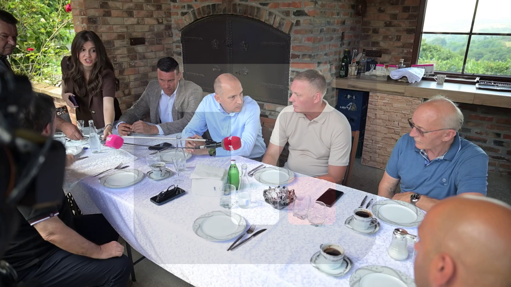 Lončar u poseti porodici Stevanović