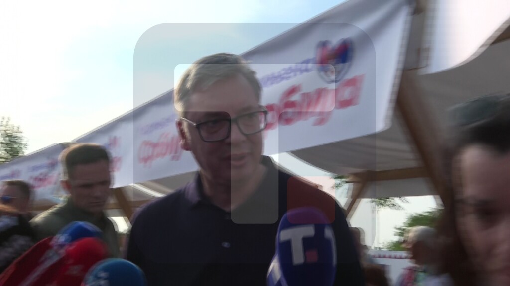 Vučić: Niko nikada nije koristio zvučni top
