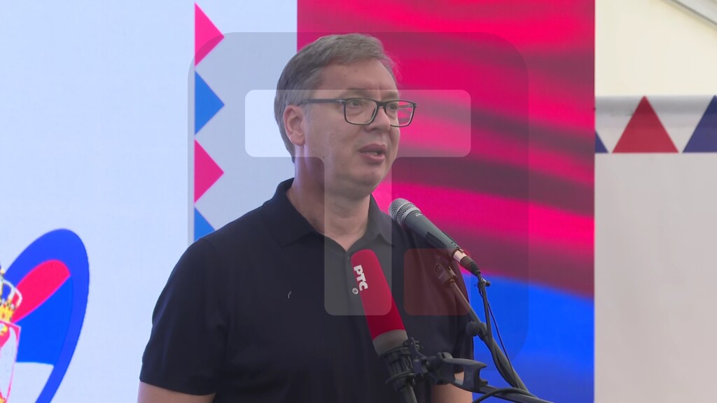 Vučić: Od prvog avgusta idemo sa sniženjem cene lekova