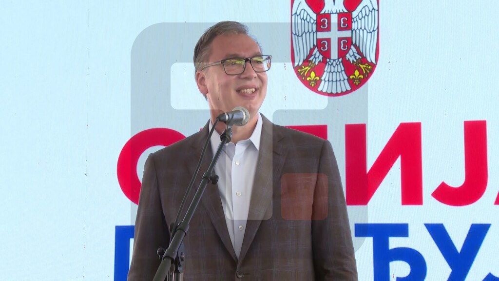 Vučić: Zahvalan sam vam što ste bili uz svoju zemlju, što ste čuvali svoju Šumadiju i što ste sačuvali i odbranili svoju Srbiju