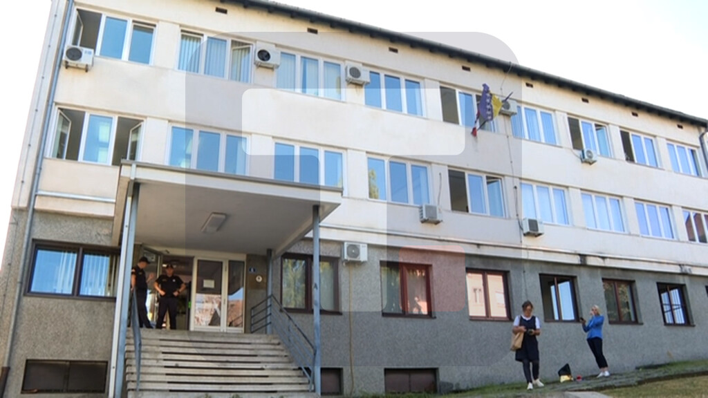 Derventa: Američkii istražioci saslušali Stajčića, u toku saslušanje Kneževića
