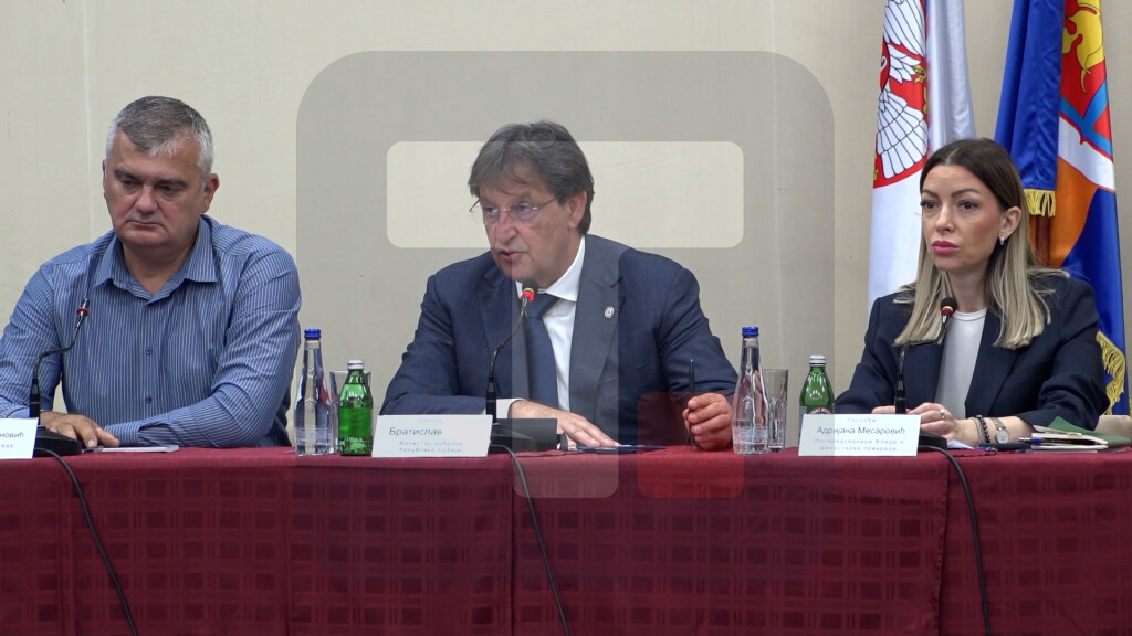 Gašić: Plate u vojsci iznad republičkog proseka