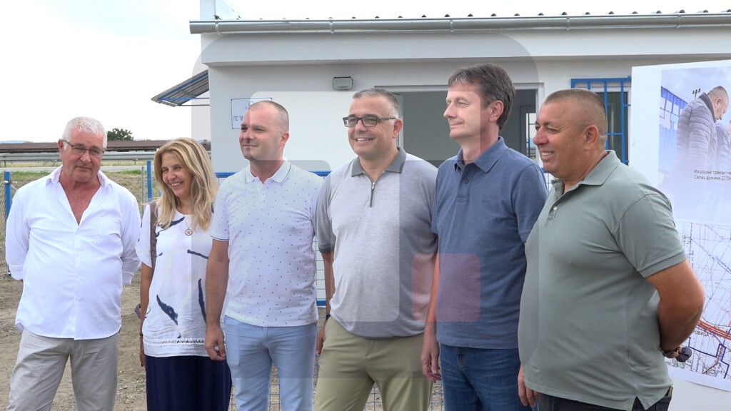 Glišić u obilasku završnih radova na rekonstrukciji dela vodovodne mreže u Sremskoj Mitrovici