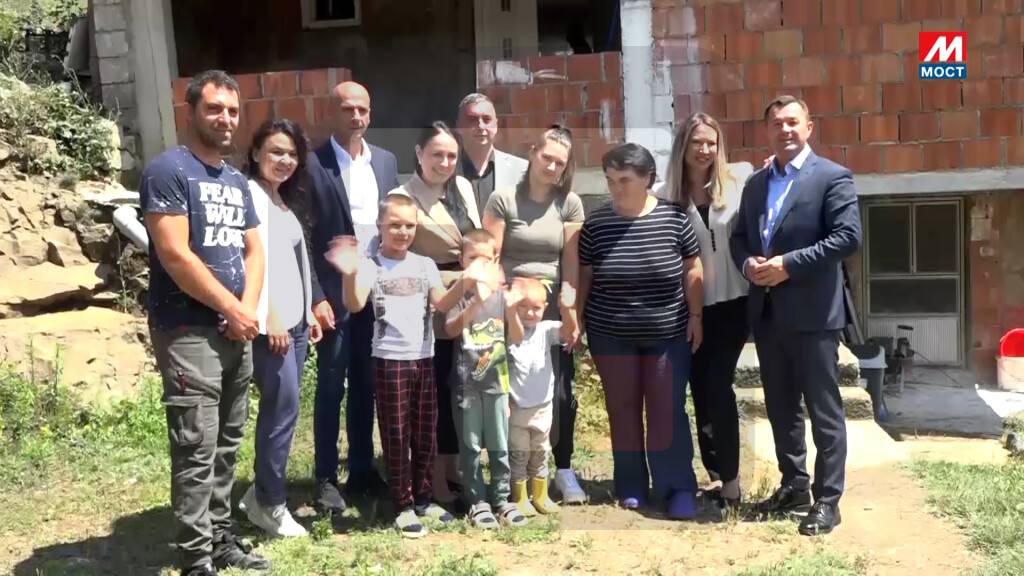 Kancelarija za KiM renoviraće kuću sedmočlanoj porodici Tomović iz Donjeg Krnjina