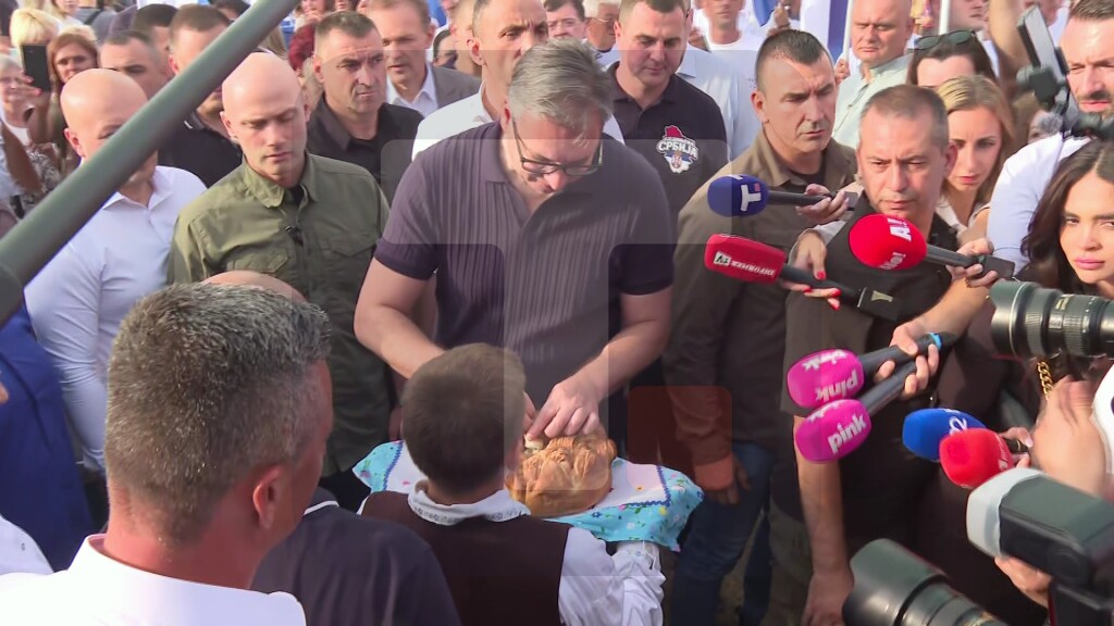 Vučić na skupu građana u Banovom Polju kod Bogatića