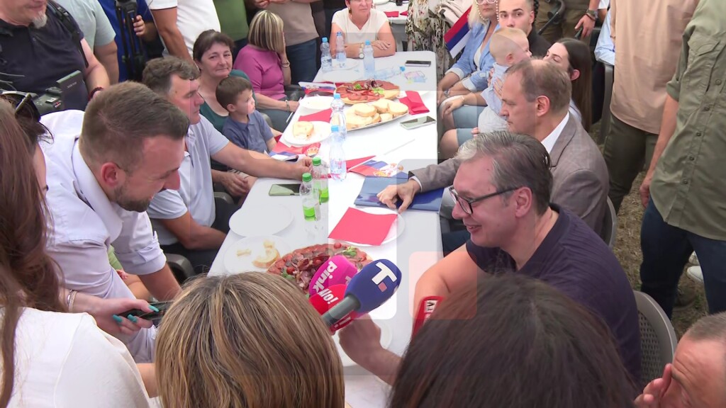 Vučić: Porodica je uvek bila i uvek će biti stub srpskog društva