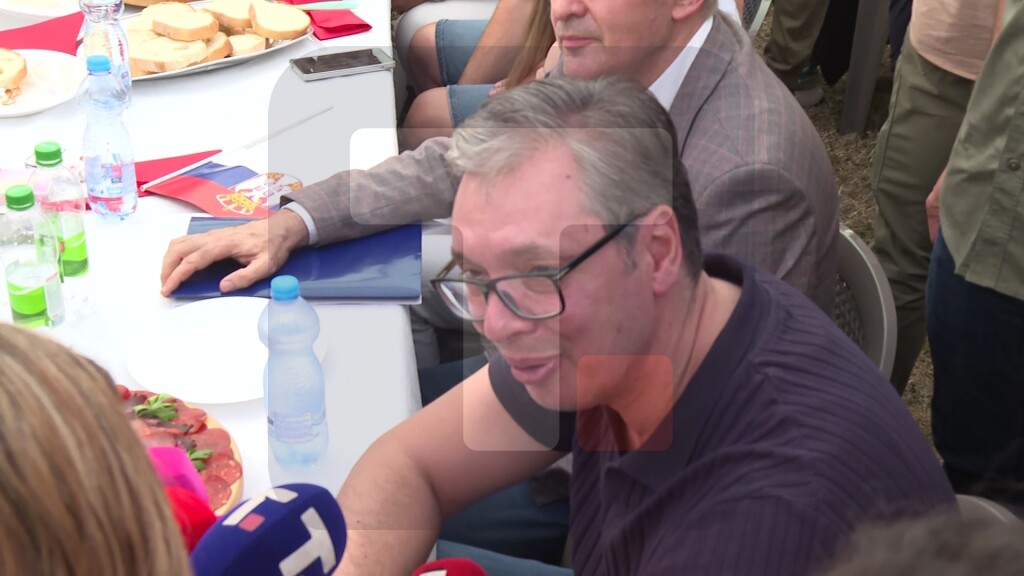 Vučić: Ovde su ljudi došli da se malo provesele