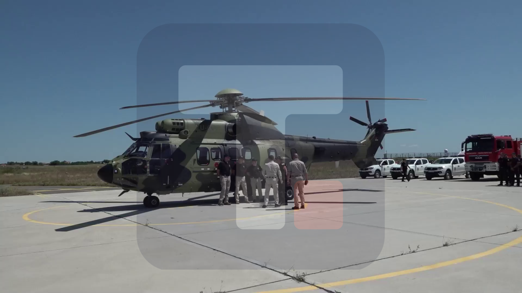 Helikopter i kamioni sa vatrogascima krenuli za Španiju, ispratio ih Dačić