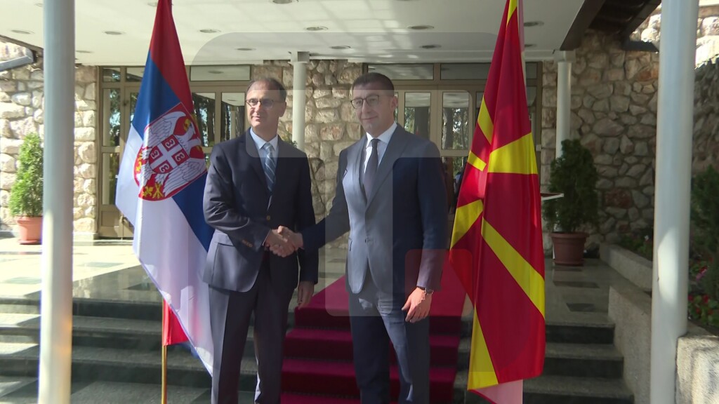 Premijer Srbije prof. dr Đuro Macut sastao se sa premijerom Severne Makedonije Hristijanom Mickoskim