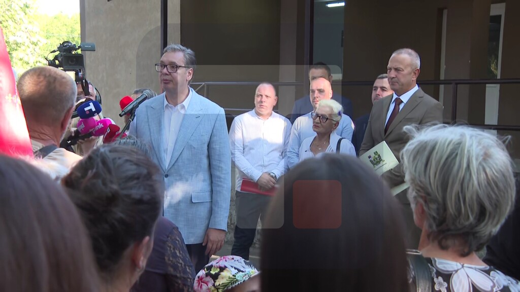 Vučić: Fabrika Džervin je bila jaka kao zemlja, nestala je svaka mašina i oprema u jednom danu, domaćina i seljaka treba da zadržimo na selu