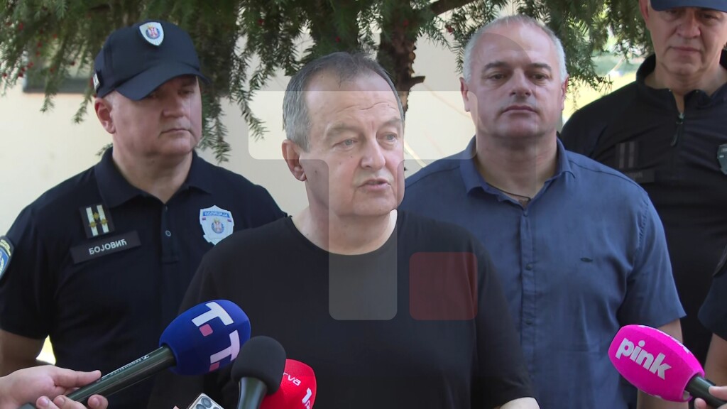 Dačić: Telo je pronađeno zahvaljujući vodičima službenih pasa i službenim psima u ruralnom delu