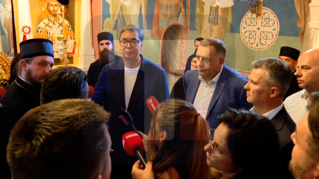 Vučić: Nije dobro kada mesta ostanu bez crkve