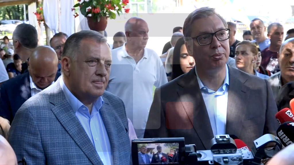 Vučić: Kako nikada niste pročitali Usame Zukorlić Srbijanac krenuo od Nezuka ka Srebrenici