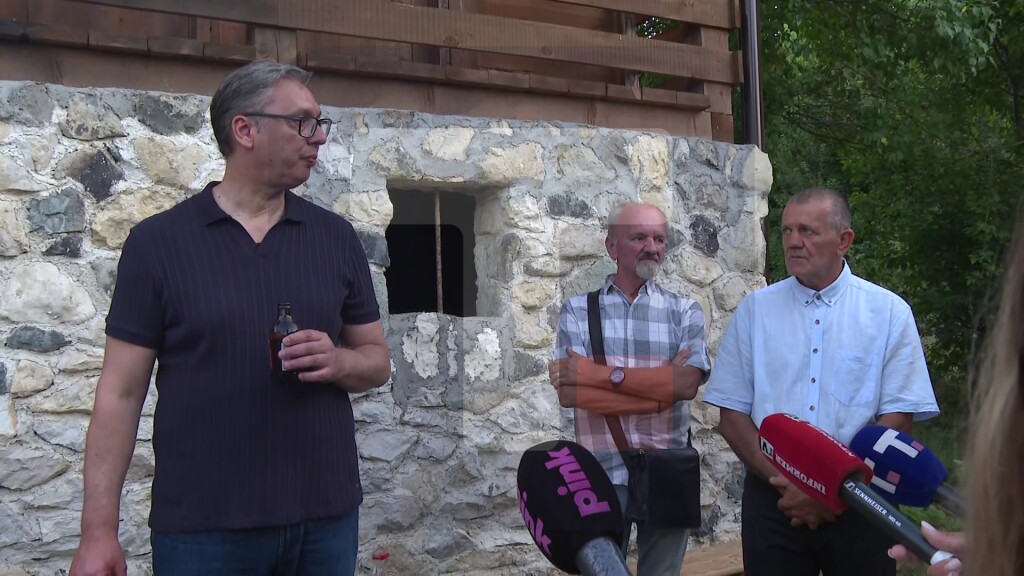 Vučić: Šta god da se desi ja ću uvek biti uz svoj narod, ali nikada neći reći nešto loše o mojih komšija
