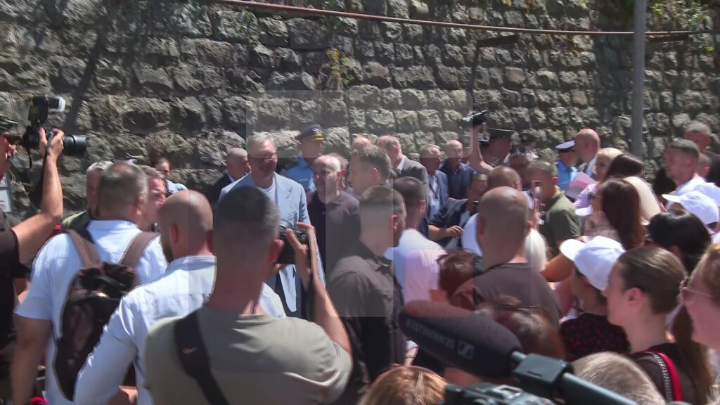 Vučić u obilasku novog pogona za farbanje i peskarenje – FAP u Priboju