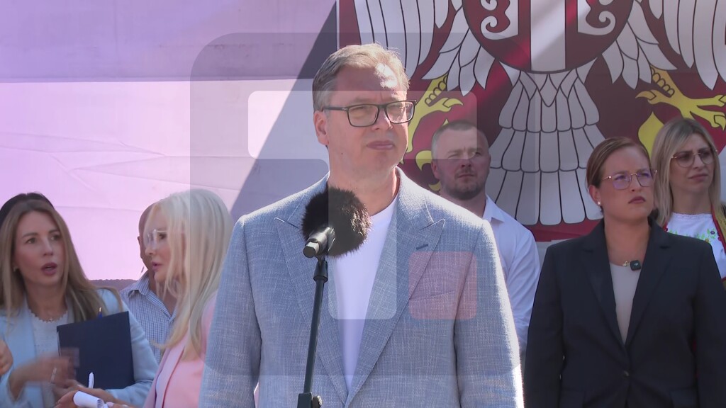 Predsednik Vučić odgovara na pitanja građana