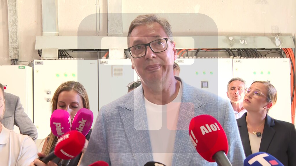 Vučić: Moramo da imamo u vidu da dva kilometra asflatiranog puta košta 500 hiljada evra
