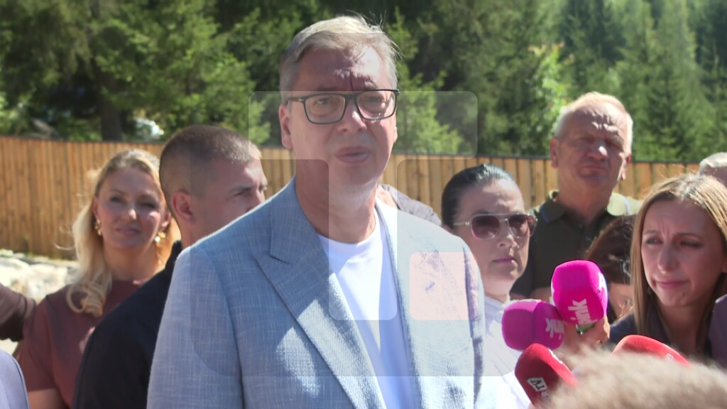 Vučić: Država će uložiti u puteve u Prijepolju