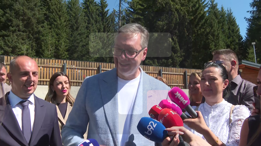 Vučić: Ljudi vide da se radi, dolaze sa nadom da će problemi biti rešeni