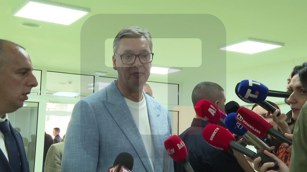 Vučić: Drago mi da ljudi vide da privremena vlast na KiM nije iskreno podržavala Ukrajinu
