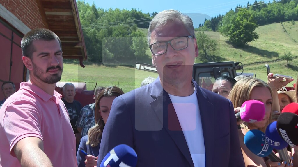 Vučić: Put Kladnica i voda veoma važni za ovaj kraj, najvažnije je da je porodica na okupu