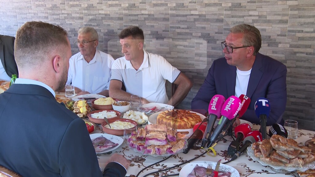 Vučić: Rekao sam ljudima da ćemo školu uraditi, ali mi nije jasno kako ništa nije preduzeto za 50 godina