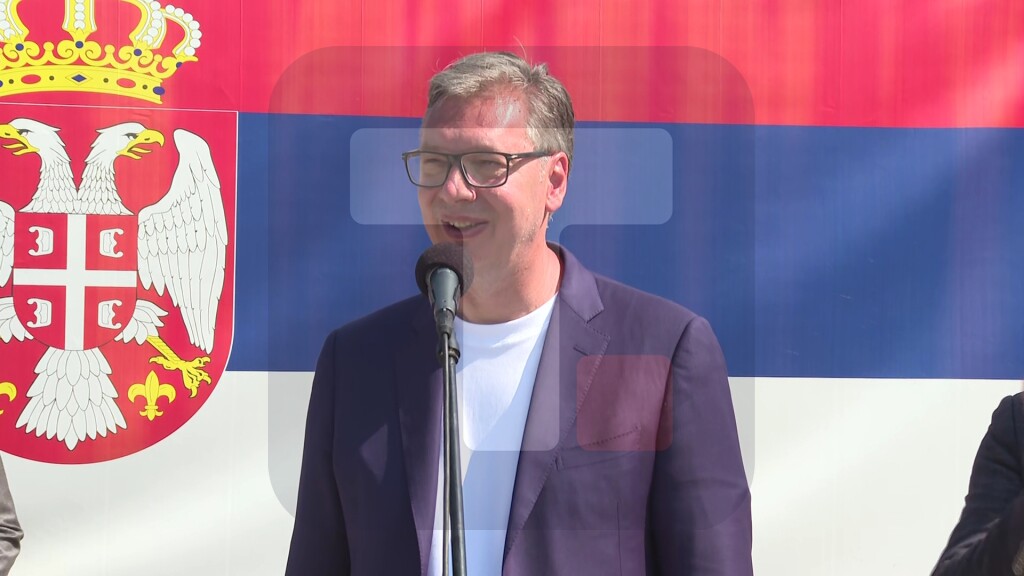 Vučić: Od sutra krećemo u dalju rekonstrukciju i dogradnju vodovoda i škole u Guči